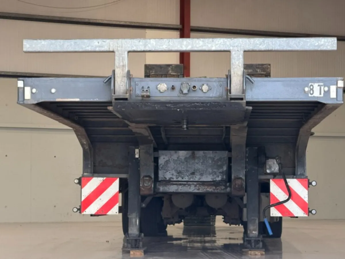 2016 MAC TRI-AXLE LOW-LOADER - Image 2
