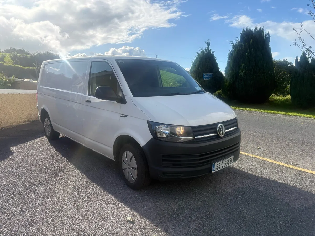 VW Transporter LWB - Image 2