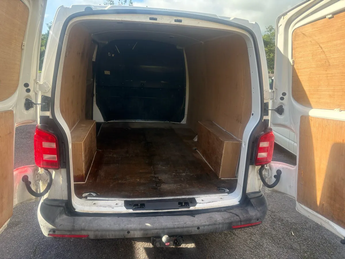 VW Transporter LWB - Image 3