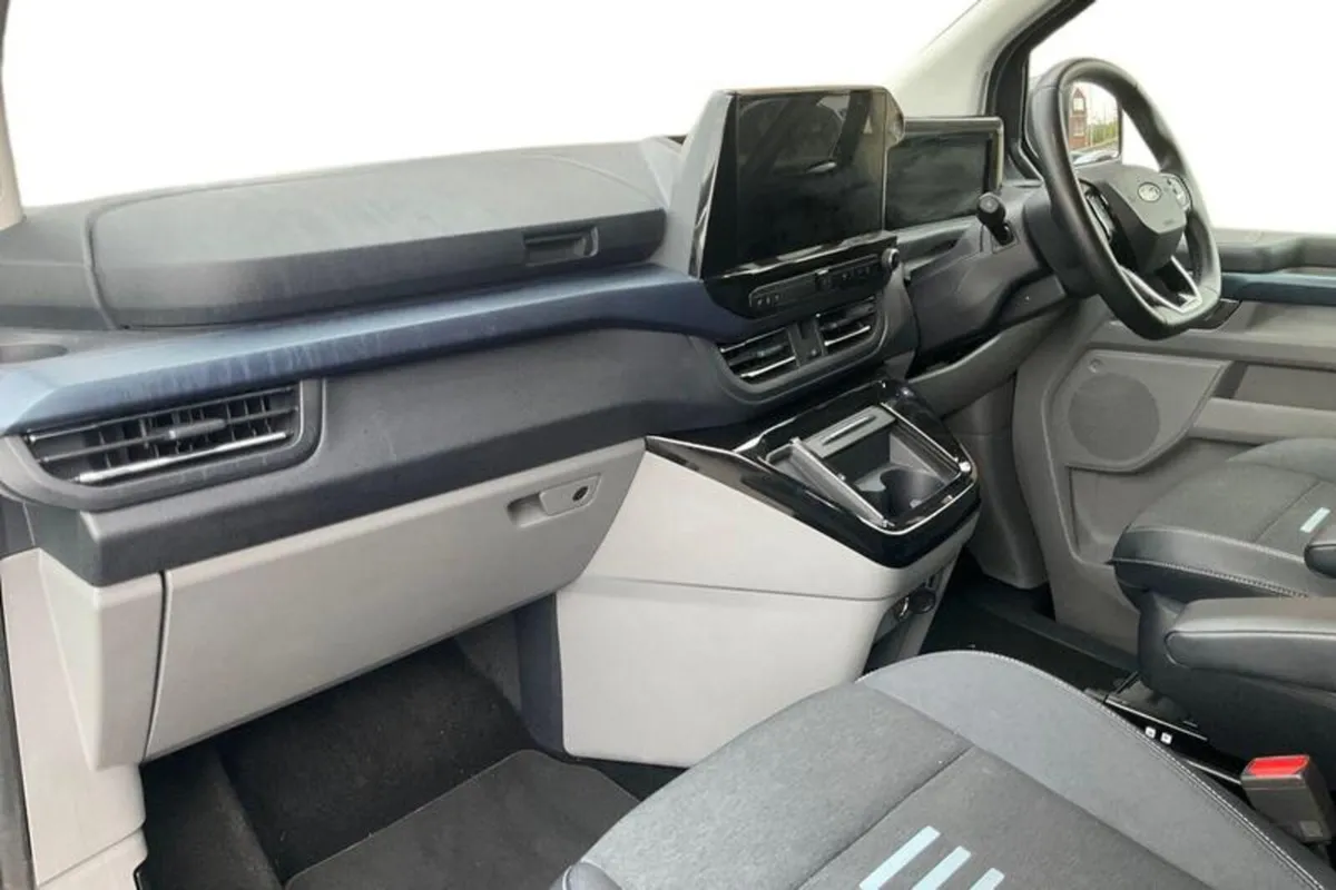 Ford Tourneo Custom 320 L2  FWD 2.0 EcoBlue 170ps - Image 3