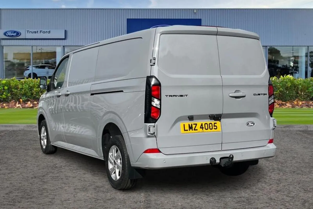Ford Transit Custom 320 Limited L2 LWB FWD 2.0 Eco - Image 2