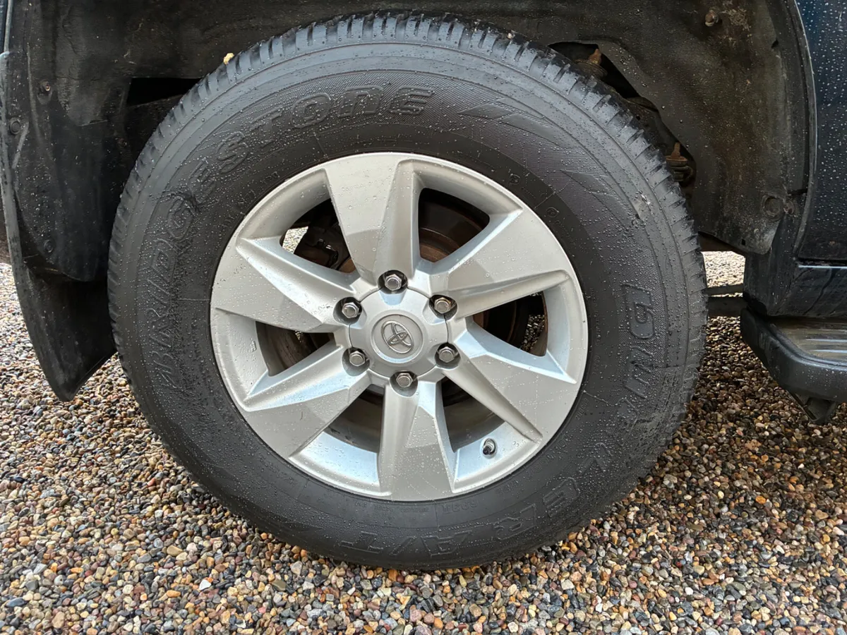 Toyota Land Cruiser N1 Business Class - Image 4