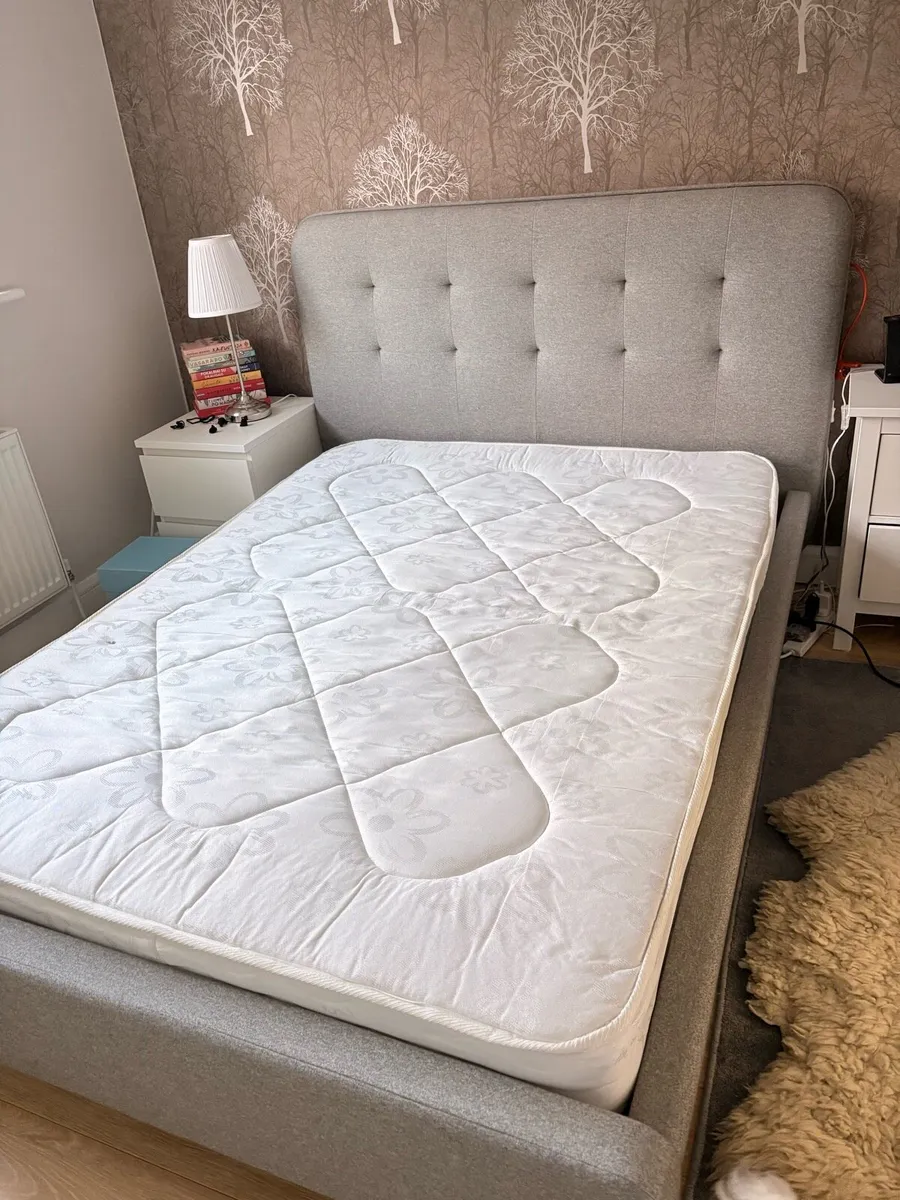 Double bed - Image 1