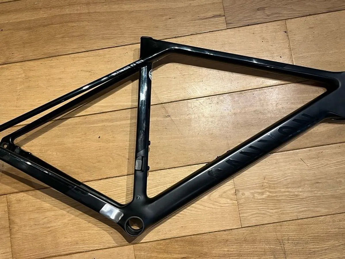 Canyon CF SLX 8 di2 (R100) ultralight - Image 2