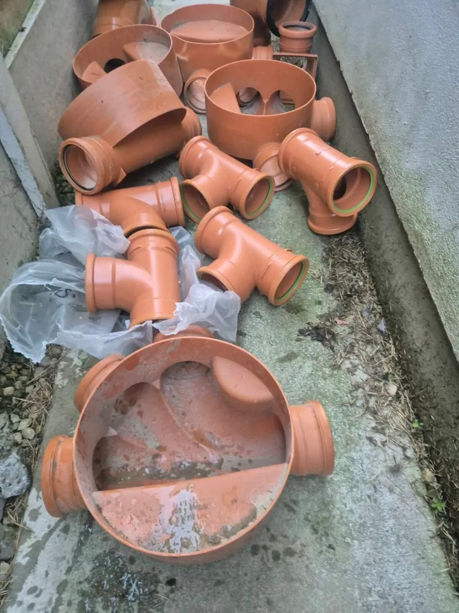 Selection of new wavin guilles/elbow fittings - Image 2