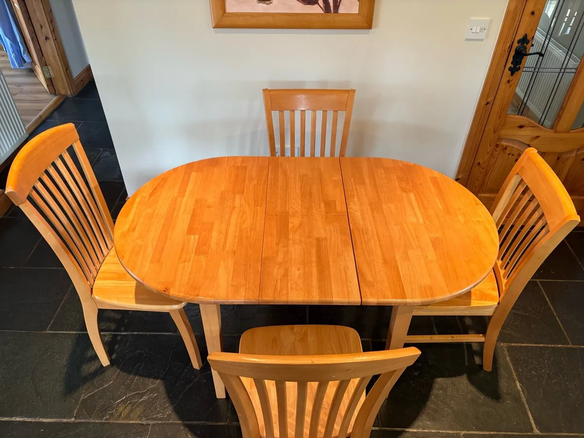 Kitchen table and 4 Chairs - Image 2