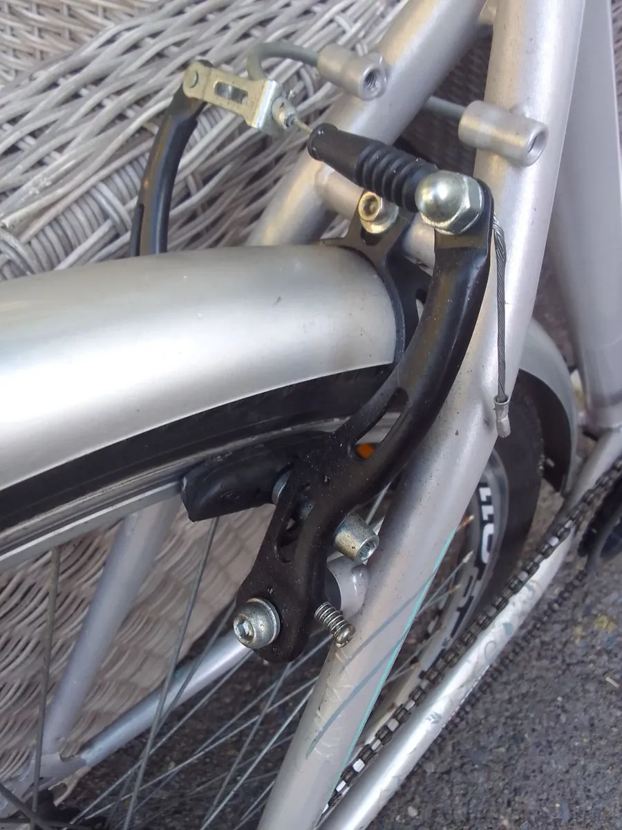 lady bike for sale 9 months old - Image 3