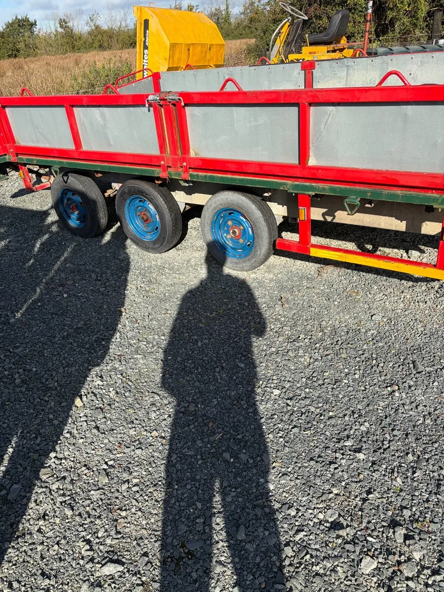 Very heavy duty 14by 6.6 beaver tail trailer - Image 2