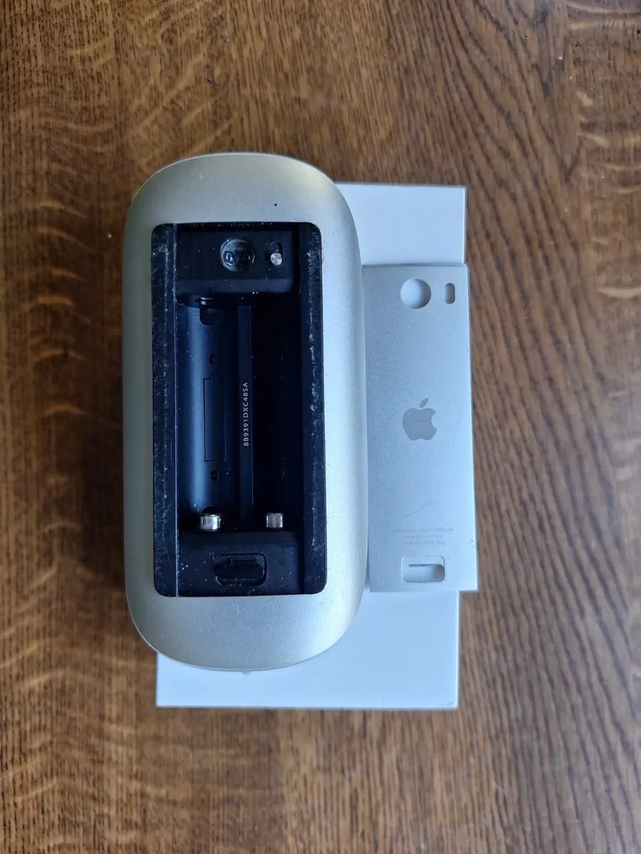 Apple Magic Keyboard and Apple Mouse - Image 3