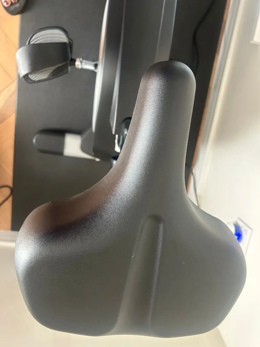 NordicTrack Commercial VU 29 Exercise Bike - Massive 14inch HD Touchscreen - Like New Condition - Image 4