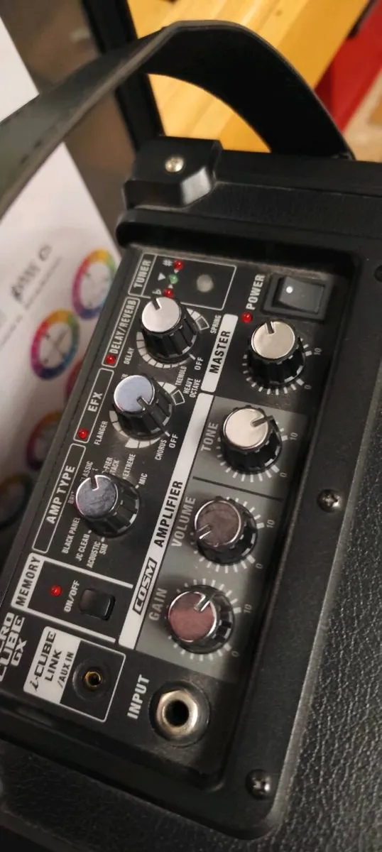 Roland Micro Cube GX Amp - Image 3