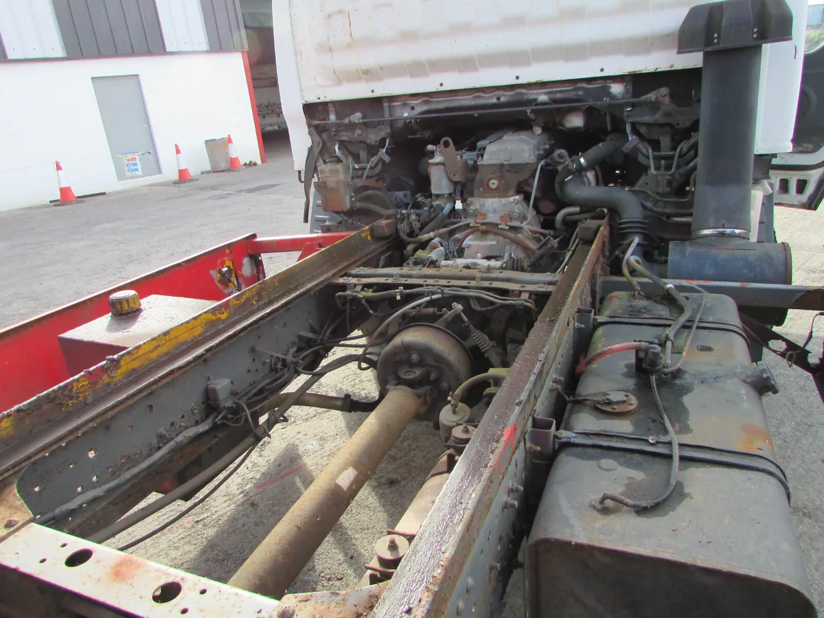 Isuzu Other 2002 - Image 2