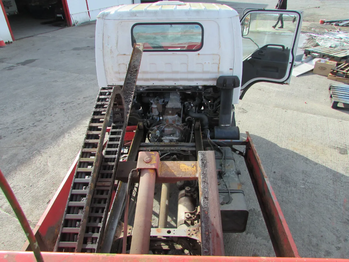 Isuzu Other 2002 - Image 4