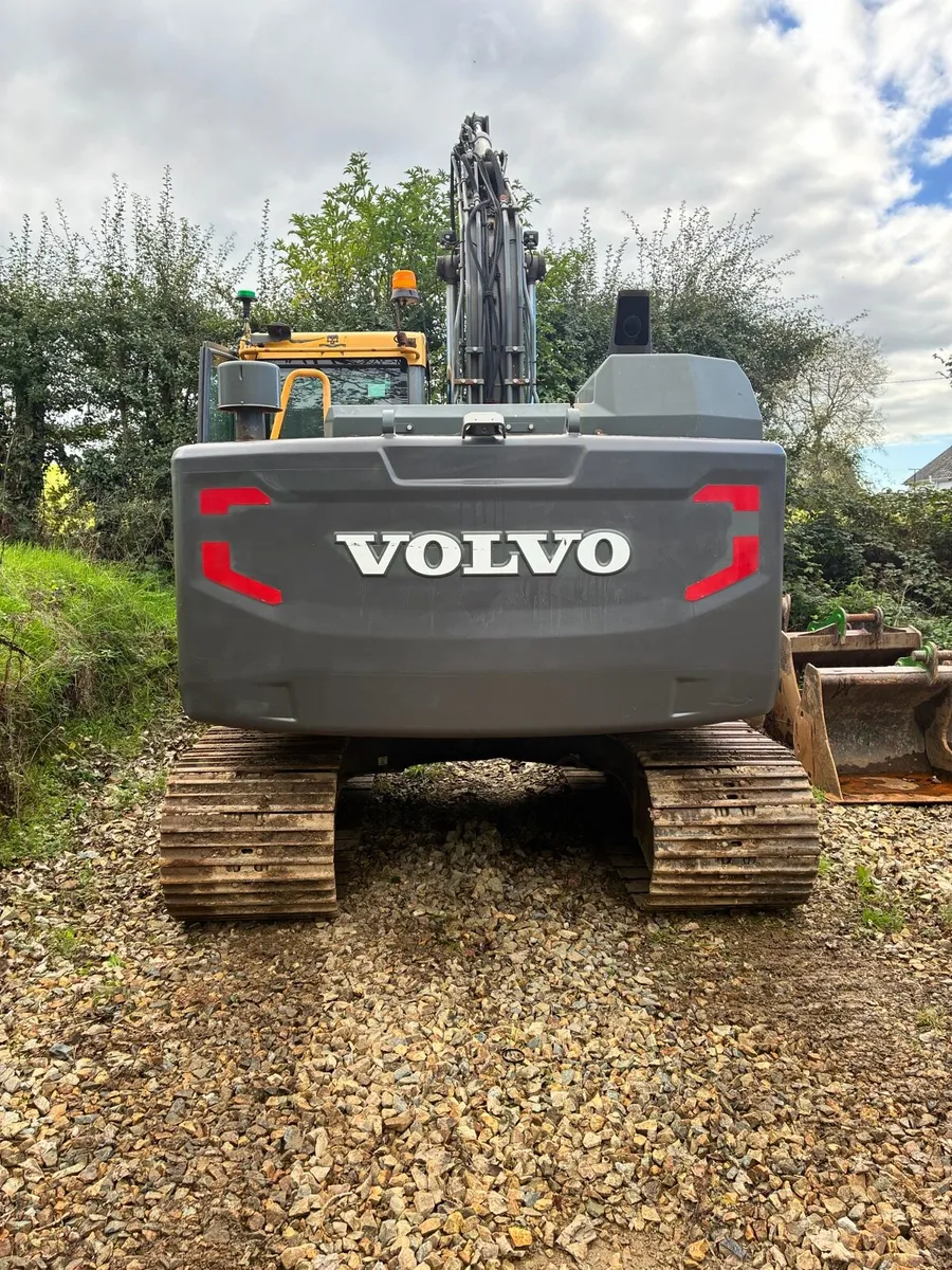 Volvo 140 - Image 3