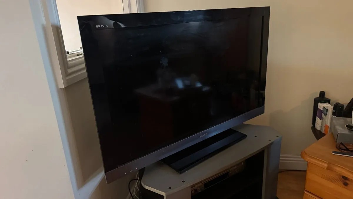 Sony Bravia 40" LCD TV - Image 1