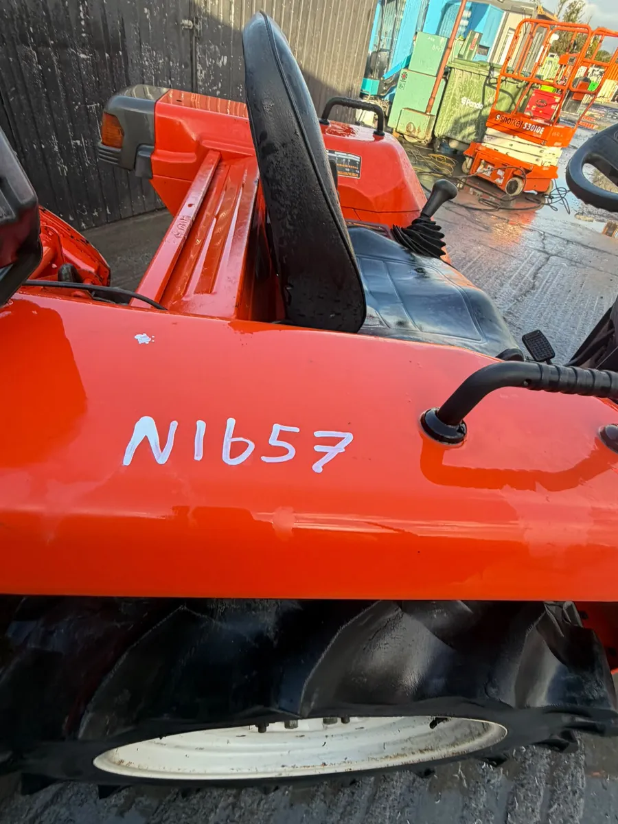 Kubota Grandel GL-series compact utility tractor - Image 2
