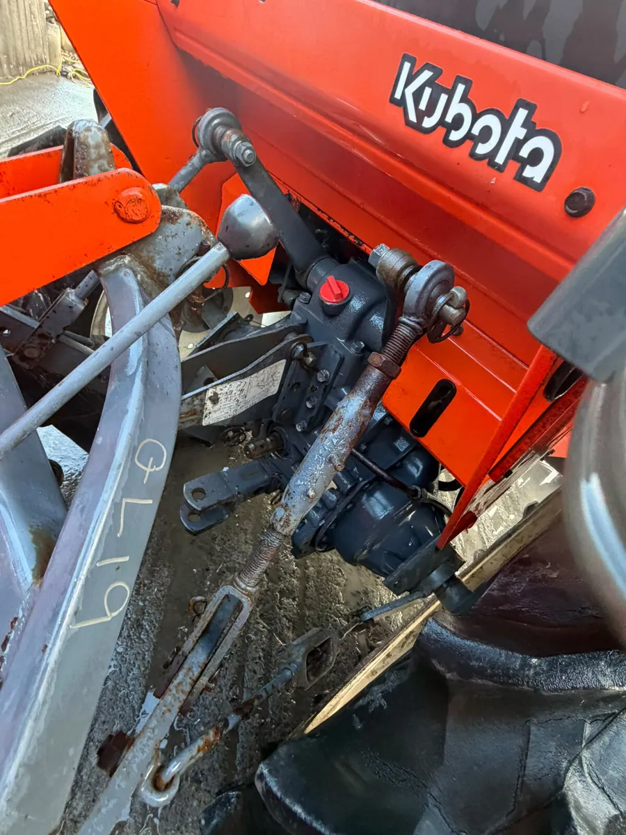 Kubota Grandel GL-series compact utility tractor - Image 3