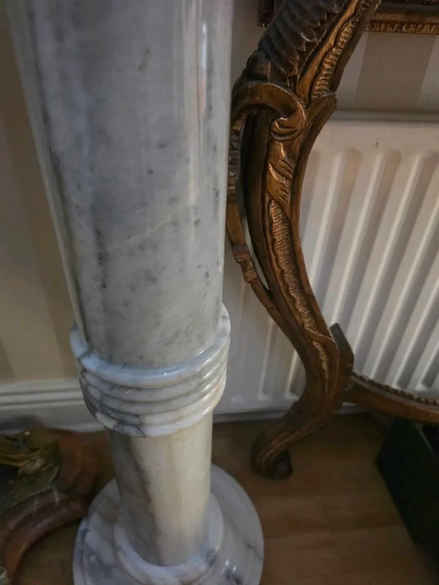 Marble pedestals - Image 4
