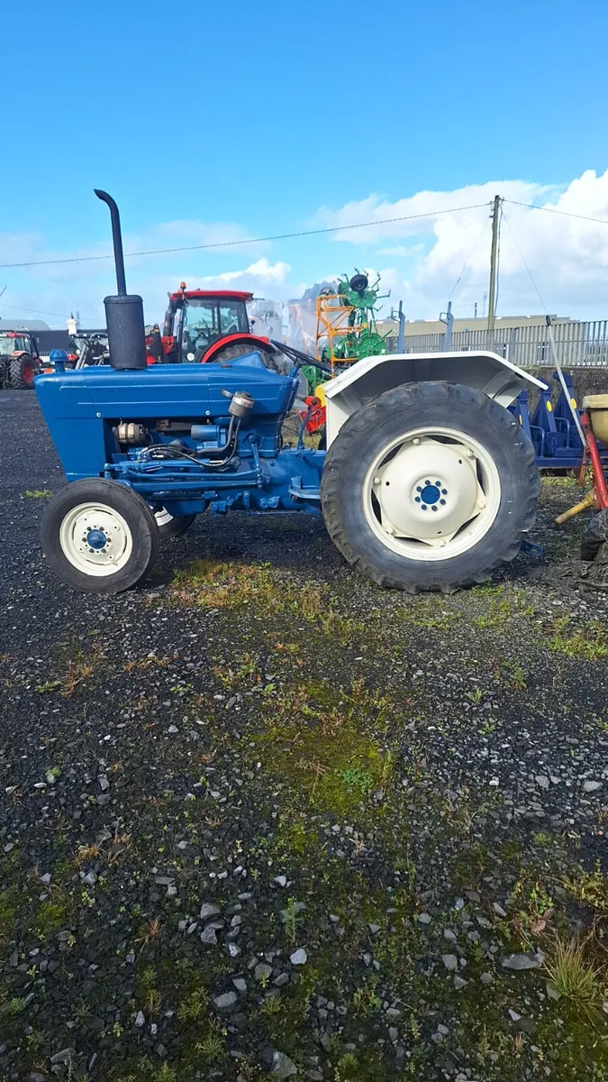 Ford 3600 tractor - Image 4