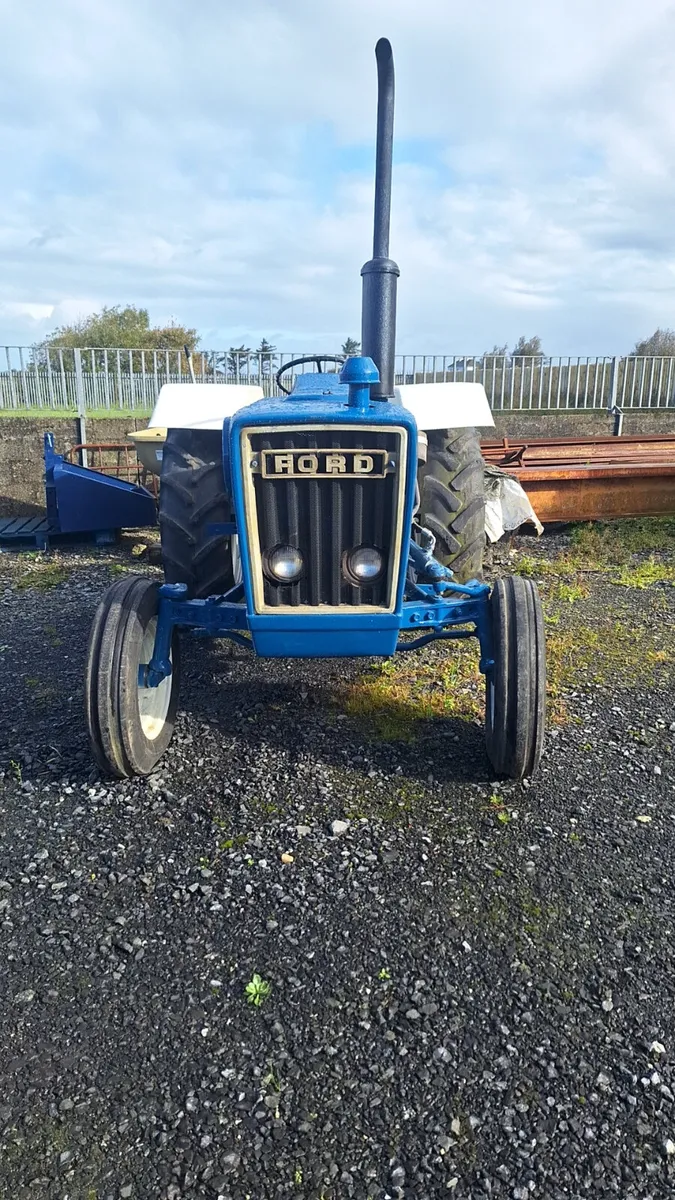 Ford 3600 tractor - Image 3
