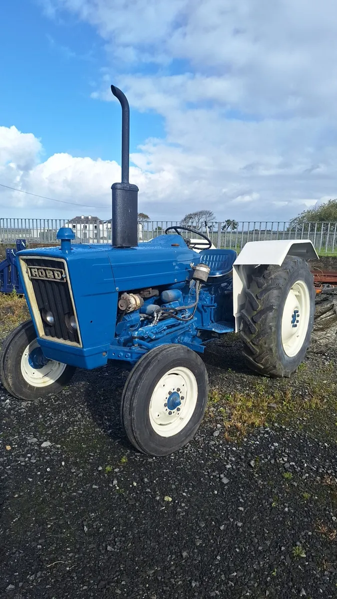 Ford 3600 tractor - Image 2