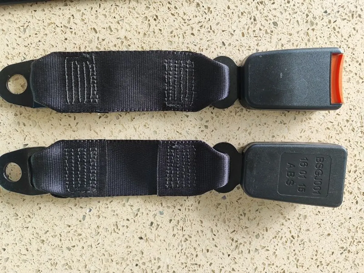 Multimac seatbelt buckles - Image 2