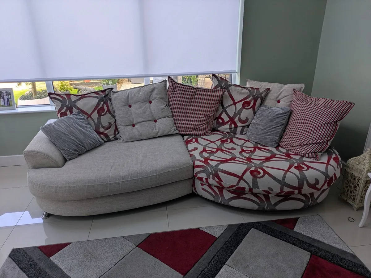 Couch - Image 2