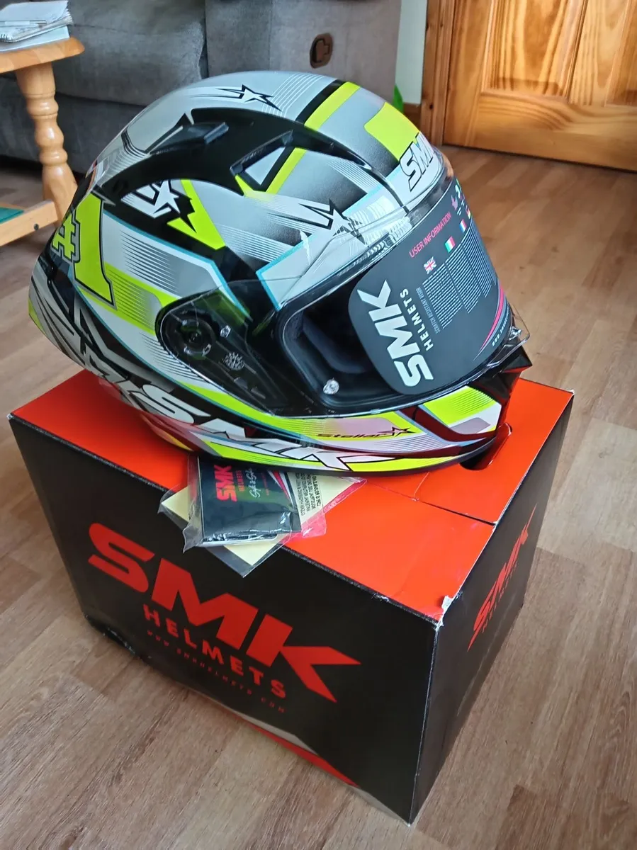 Brand new smk helmet size xl boxed - Image 2