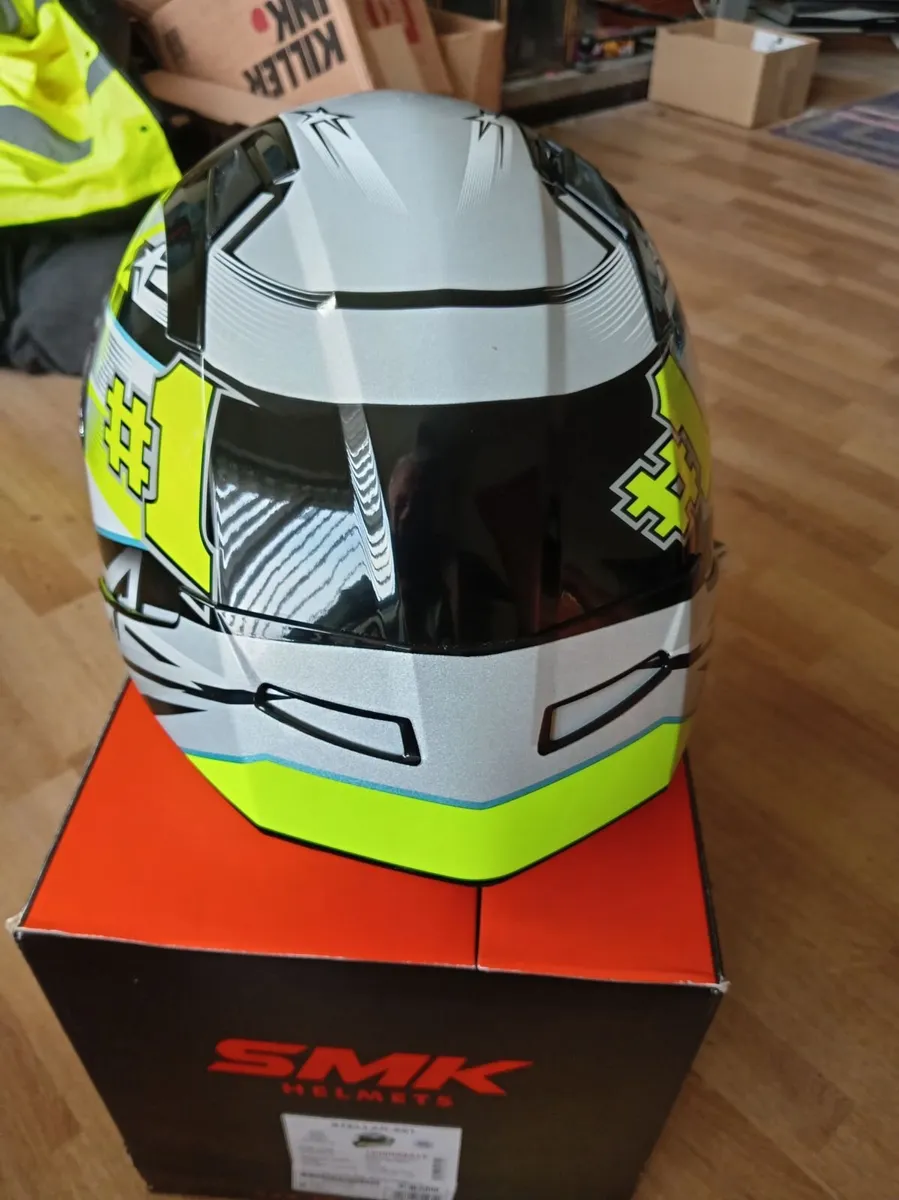 Brand new smk helmet size xl boxed - Image 3