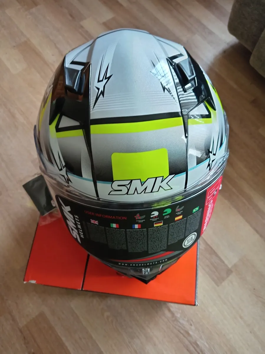 Brand new smk helmet size xl boxed - Image 4