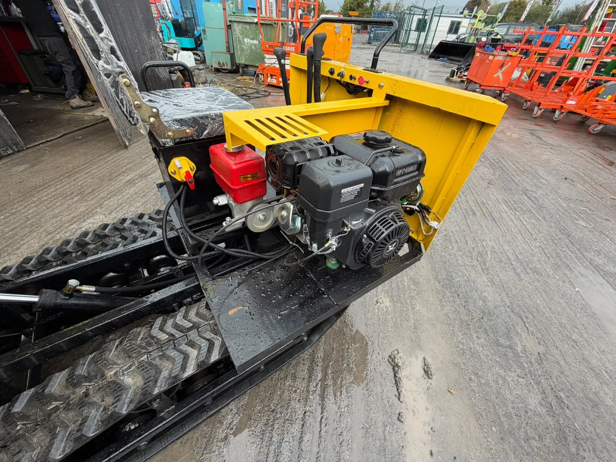 Petrol-powered ride-on tracked mini dumper - Image 2