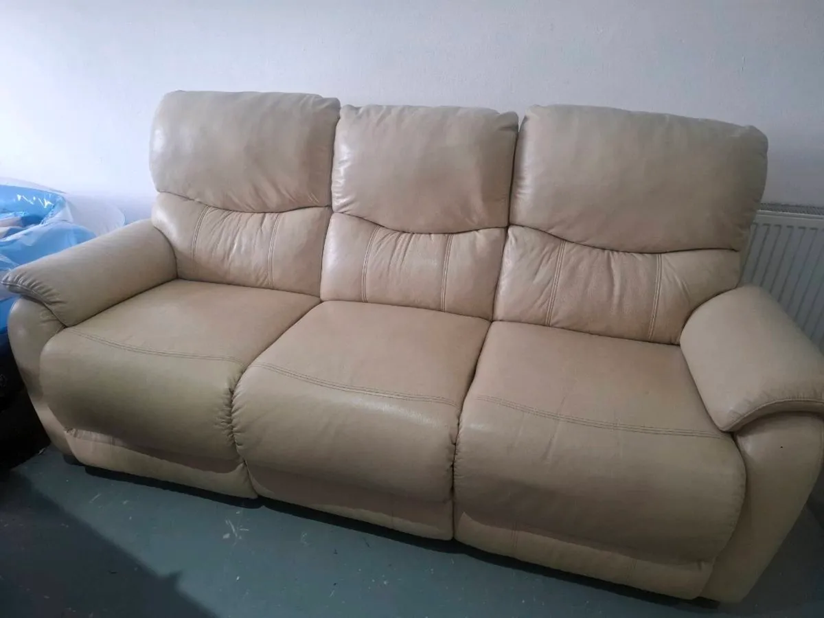 Cream Leather 3-Seater Recliner Sofa - Image 3
