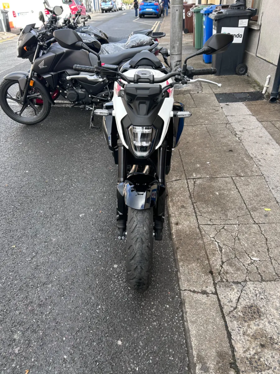 261 Honda CB 500 Hornet - Image 3