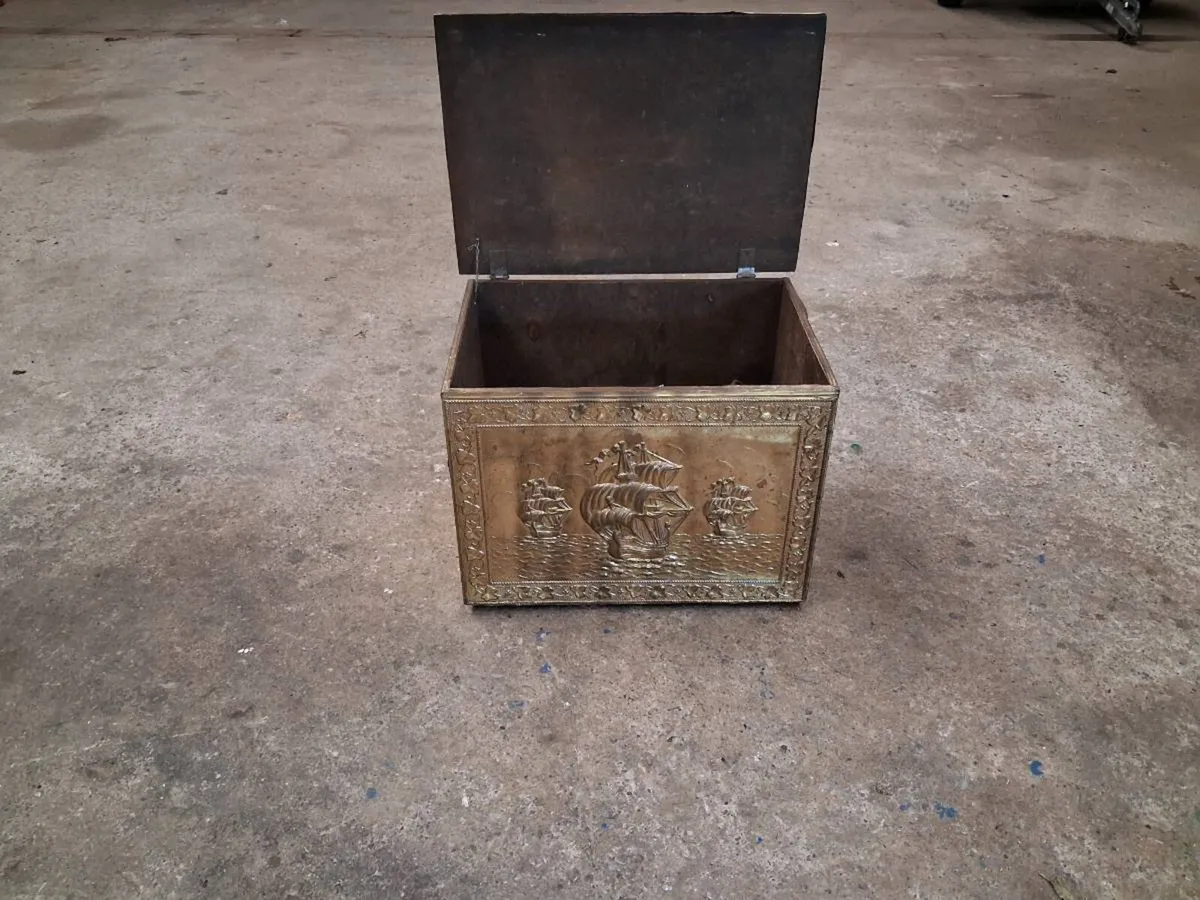 Log box - Image 1
