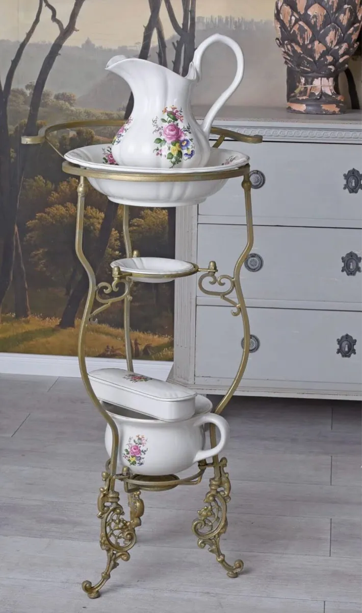 Terence clifford Antiques  Sale - Image 1