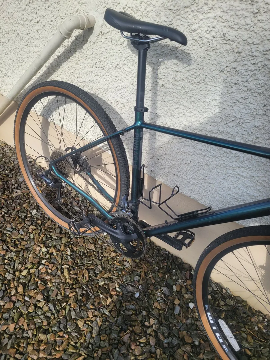 Pinnacle Akrose  gravel bike - Image 4
