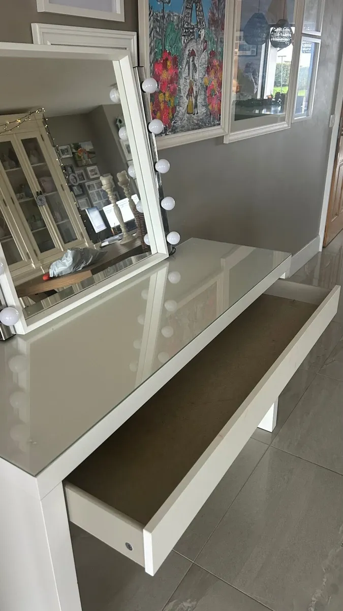 Dressing table & mirror - Image 2