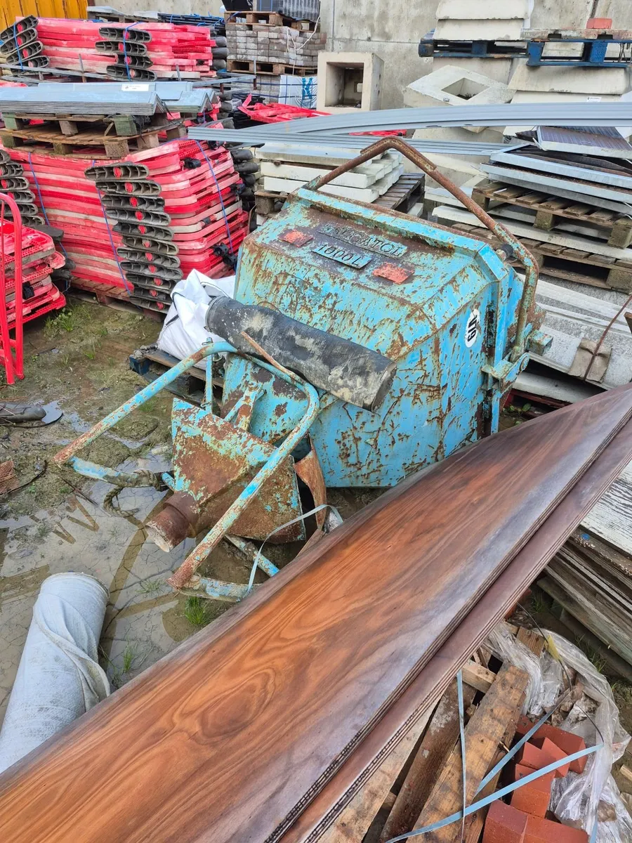 1000L Secatol Concrete Funnel Skip - Image 2