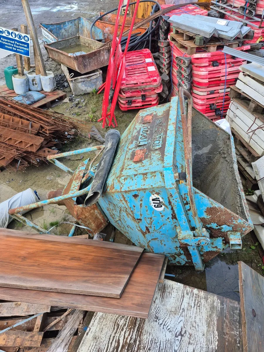 1000L Secatol Concrete Funnel Skip - Image 3