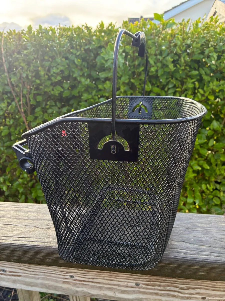 Adie front mounted Black Bicycle basket - Image 2