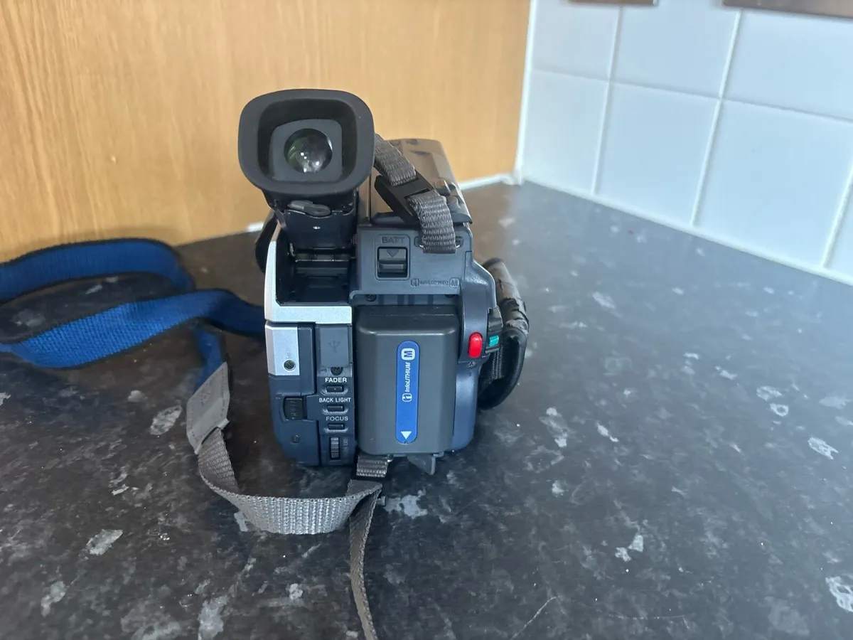 Sony camera - Image 4
