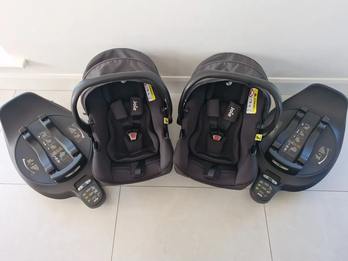 Joie i-Snug 2 Baby Car Seat & Isofix x 2 - Image 3
