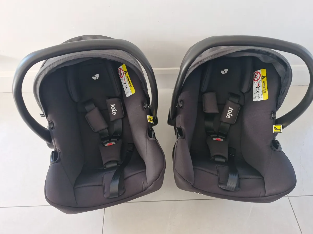 Joie i-Snug 2 Baby Car Seat & Isofix x 2 - Image 2