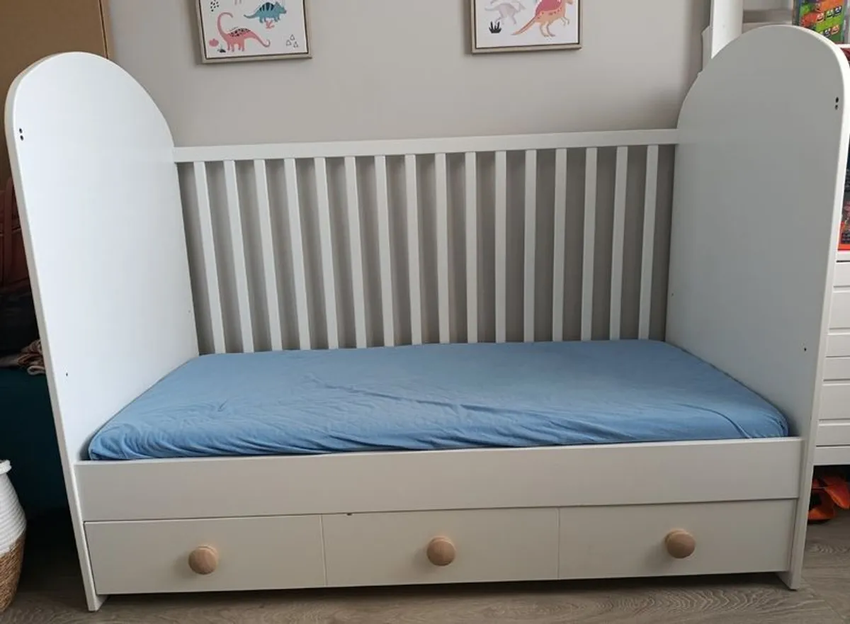 Cots - Image 1