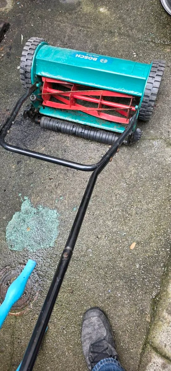Lawn mower - Image 2