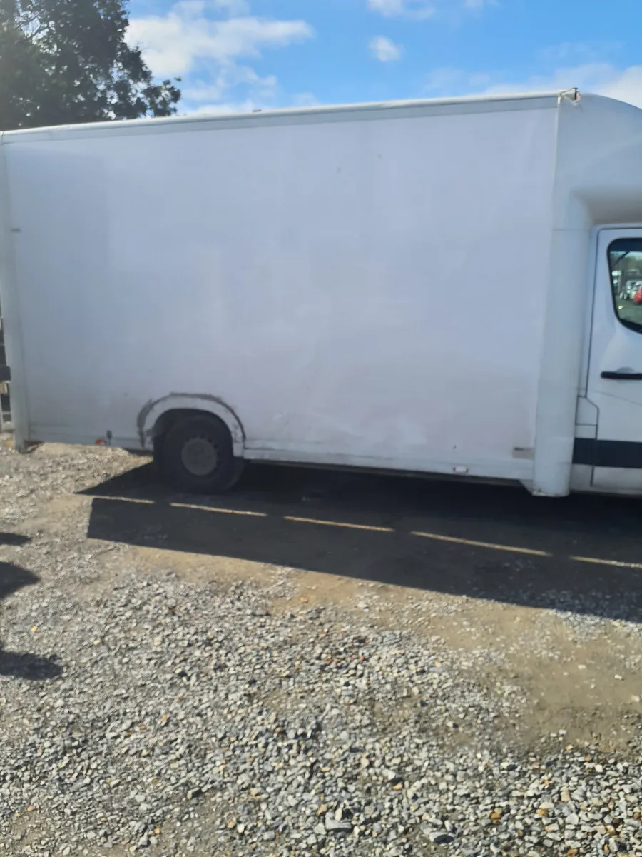 Opel Movano 2022 driving - Image 3