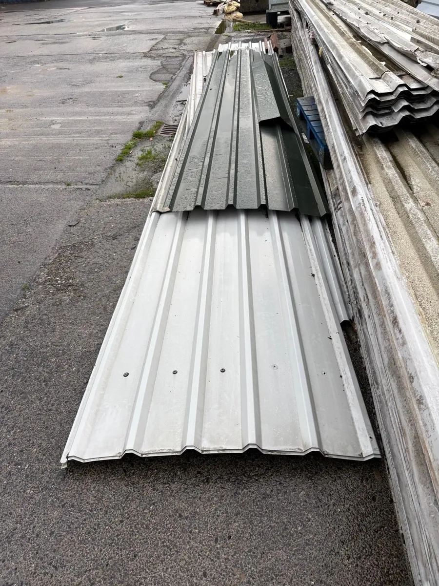 Galvanised sheets (10.2m Long) - Image 1