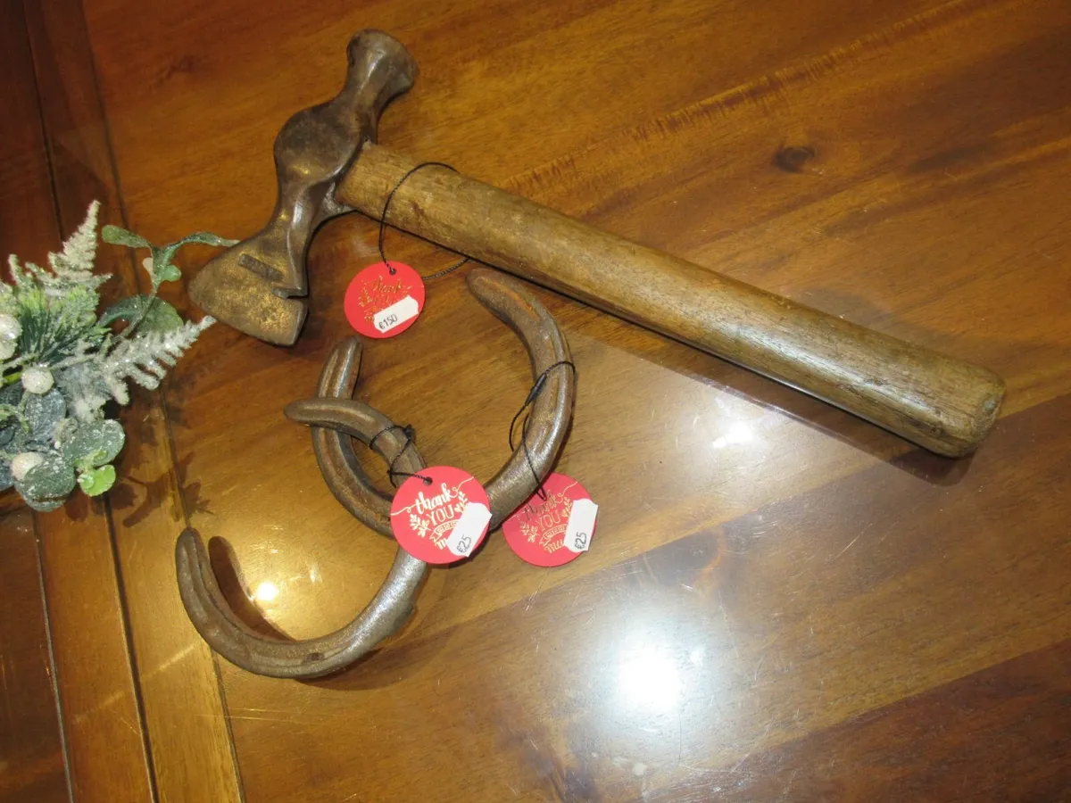 antiques vintage horse shoes tools axe cottage pub - Image 4