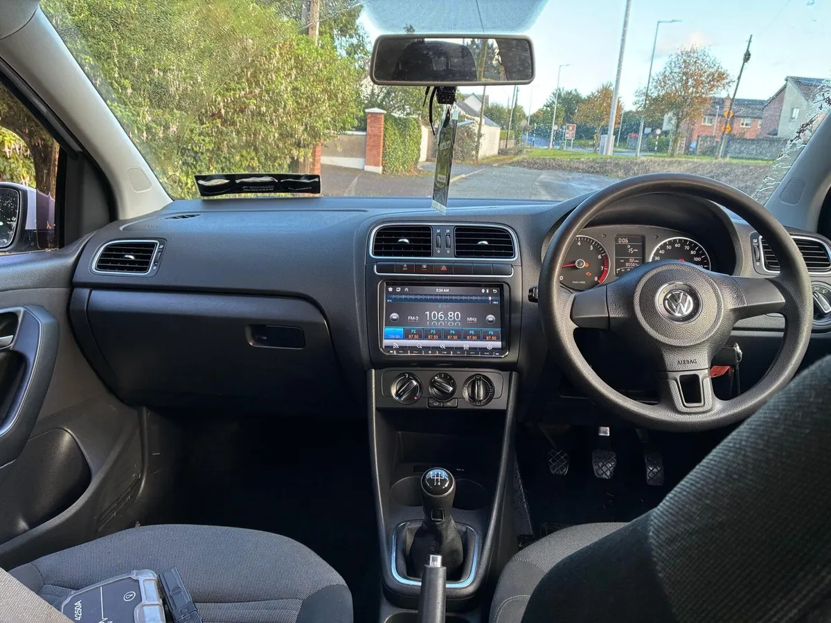 2014 volkswageb polo - Image 4