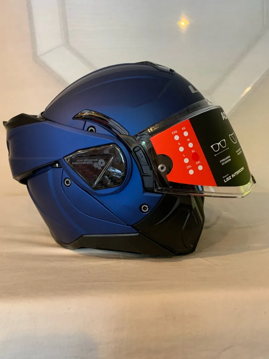 Open all this week ls2 Advant flip over €199 - Image 1